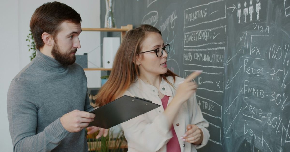 How to Build a Professional Network From Scratch as a Student